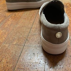 STEVE MADDEN GILLS GRAY SHOES